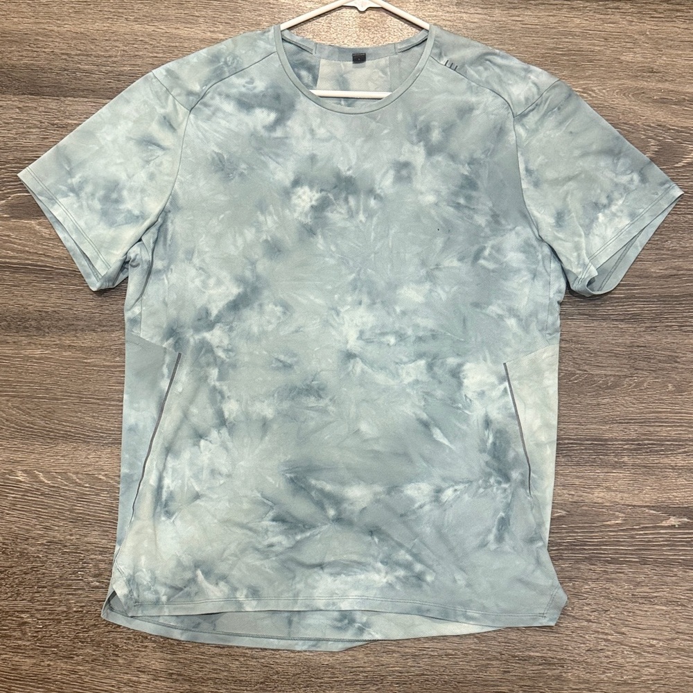 Men’s Lululemon Tie-Dye F&F short sleeve top size L